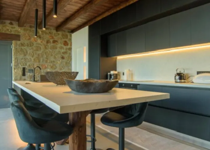 Heartbeat Mountain Escapes *